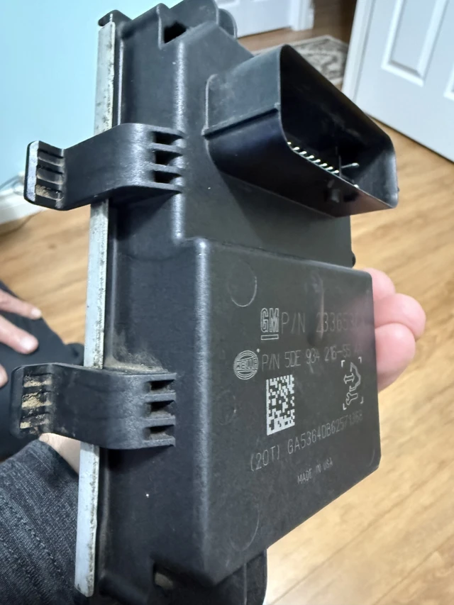 GM Chassis Control Module #84082493 – 2016 Chevy Colorado, dovoz Kanada — foto 3 z 5