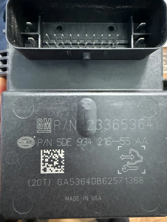 GM Chassis Control Module #84082493 – 2016 Chevy Colorado, dovoz Kanada — foto 4 z 5