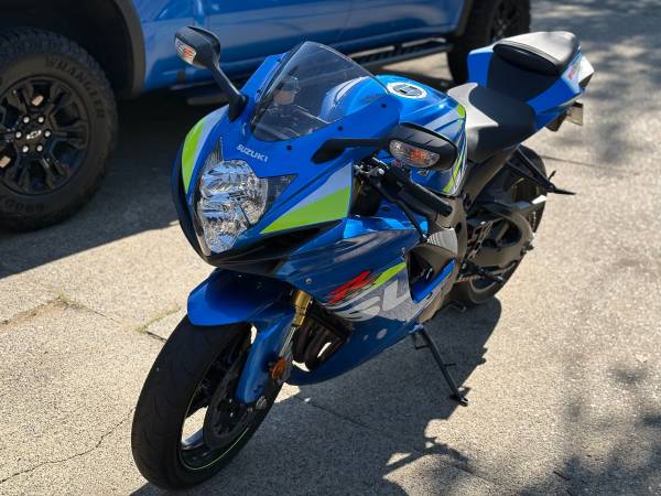 Suzuki, dovoz Kanada — foto 2 z 12