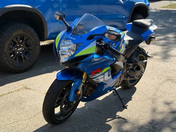 Suzuki, dovoz Kanada — foto 4 z 12