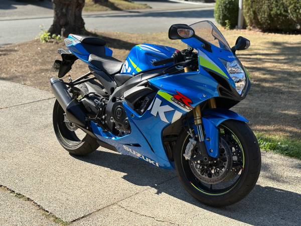 Suzuki, dovoz Kanada — foto 8 z 12