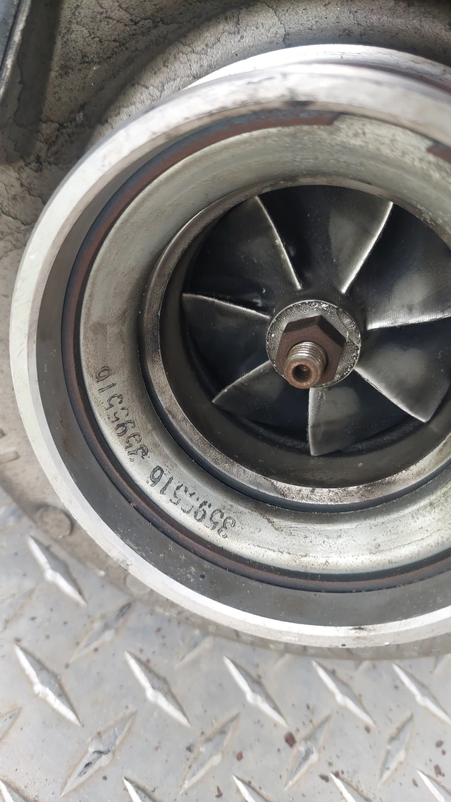 Volvo Vnl D12, 2007, OE použitý Spare Parts., dovoz Kanada — foto 2 z 5