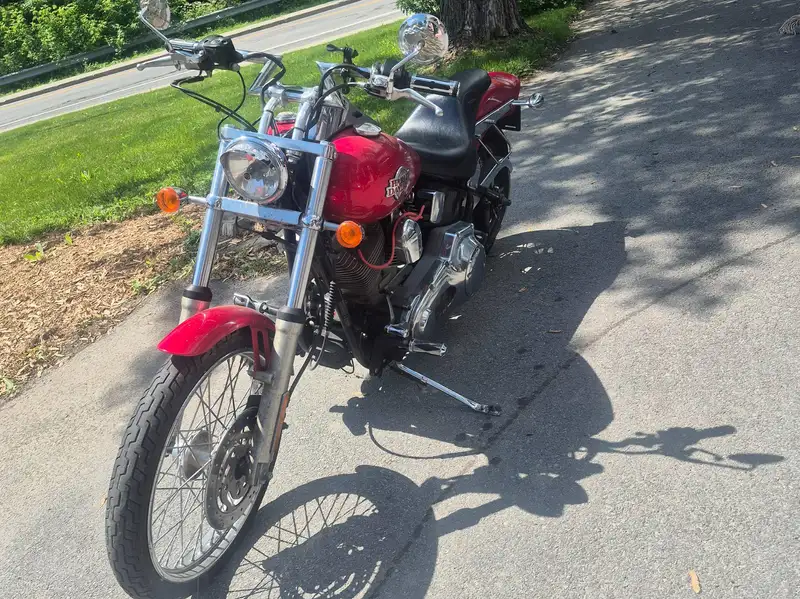 2005 Harley-Davidson Softail, červená, 54 000 km, dovoz Kanada — foto 4 z 6