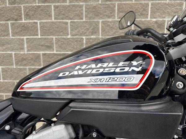 2009 Harley-Davidson, dovoz Kanada — foto 2 z 12