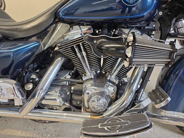 2002 Harley-Davidson, dovoz Kanada — foto 5 z 12