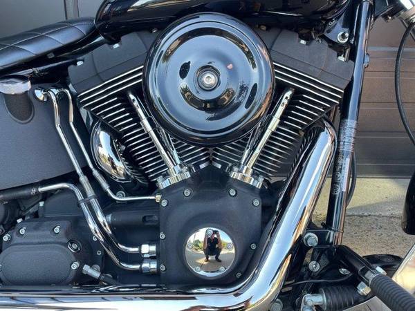2005 Harley-Davidson, dovoz Kanada — foto 5 z 12