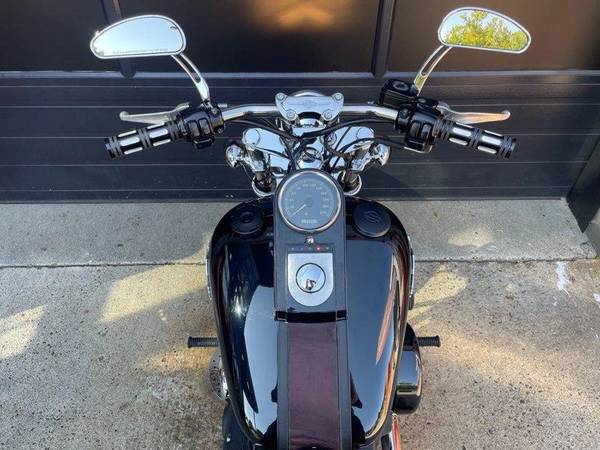 2005 Harley-Davidson, dovoz Kanada — foto 9 z 12
