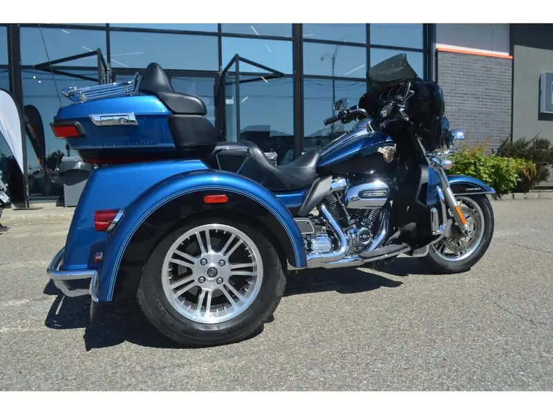 2018 Harley-Davidson Unspecified, modrá, dovoz Kanada — foto 2 z 6