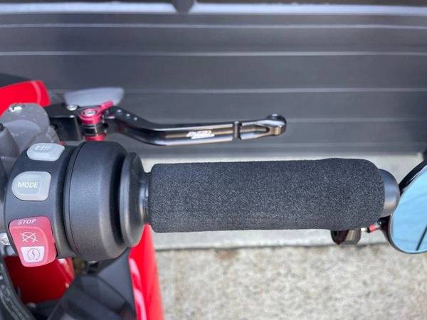 2014 Harley-Davidson, dovoz Kanada — foto 10 z 12