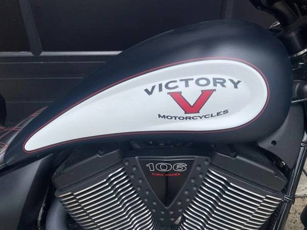 2014 Victory, dovoz Kanada — foto 2 z 12