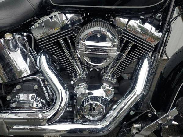 2012 Harley-Davidson, dovoz Kanada — foto 5 z 12