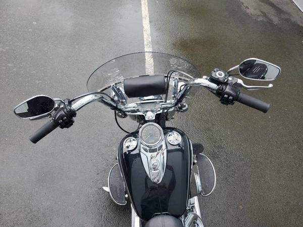 2012 Harley-Davidson, dovoz Kanada — foto 8 z 12