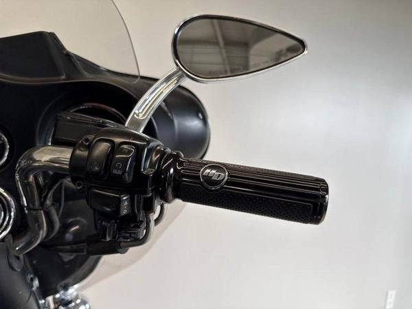 2005 Harley-Davidson, dovoz Kanada — foto 12 z 12