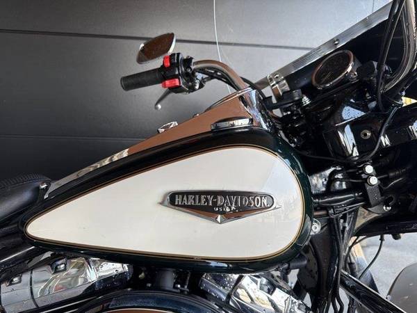 2005 Harley-Davidson, dovoz Kanada — foto 2 z 12