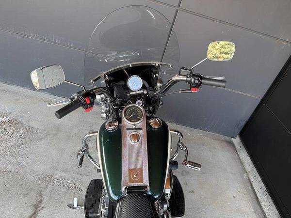 2005 Harley-Davidson, dovoz Kanada — foto 9 z 12
