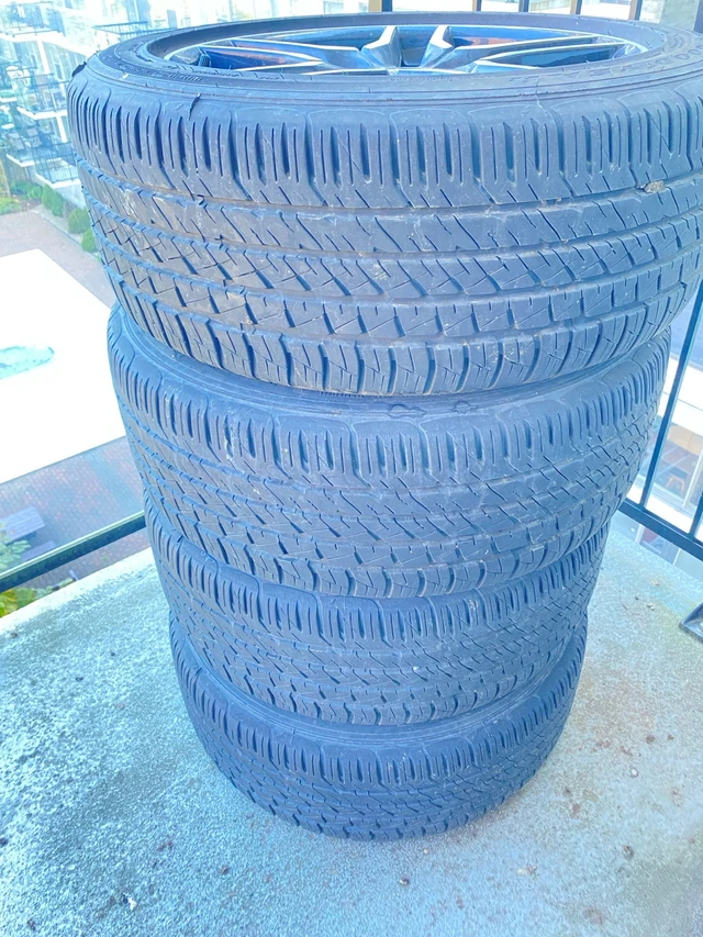 2022 Mustang EcoBoost OE Wheels & Tires，235/50R18– sada 4, dovoz Kanada — foto 2 z 3