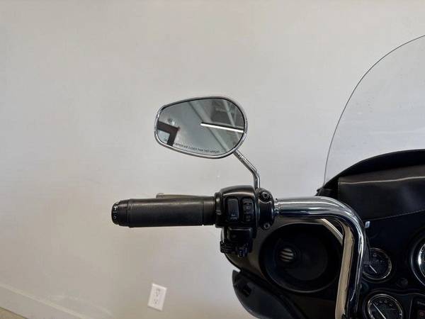 2012 Harley-Davidson, dovoz Kanada — foto 10 z 12