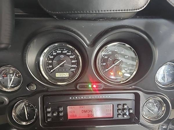 2012 Harley-Davidson, dovoz Kanada — foto 11 z 12