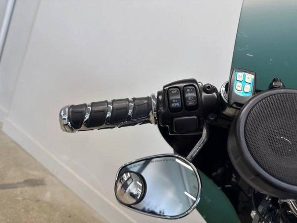 2012 Harley-Davidson, dovoz Kanada — foto 10 z 12