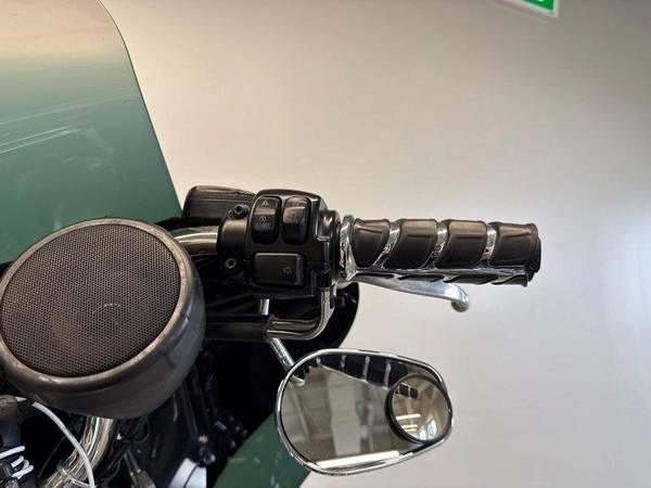 2012 Harley-Davidson, dovoz Kanada — foto 12 z 12