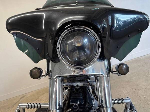 2012 Harley-Davidson, dovoz Kanada — foto 9 z 12