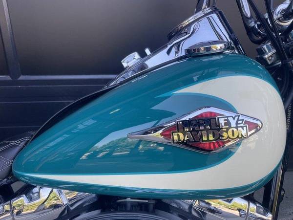 2009 Harley-Davidson, dovoz Kanada — foto 2 z 12
