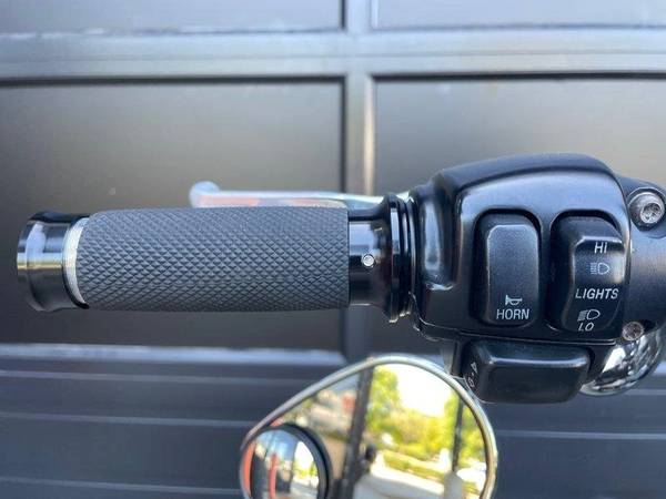 2005 Harley-Davidson, dovoz Kanada — foto 10 z 12