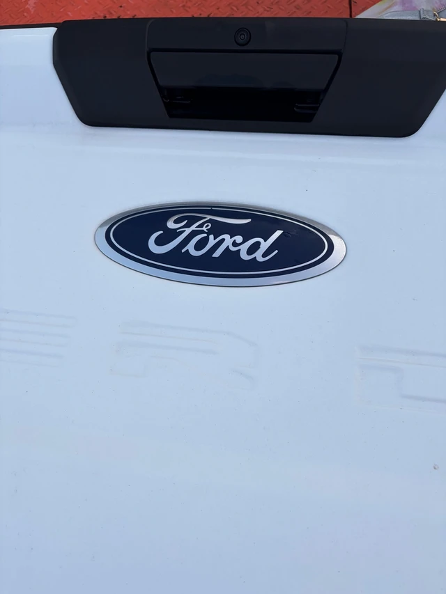Ford F-250 Tailgate, dovoz Kanada — foto 2 z 4