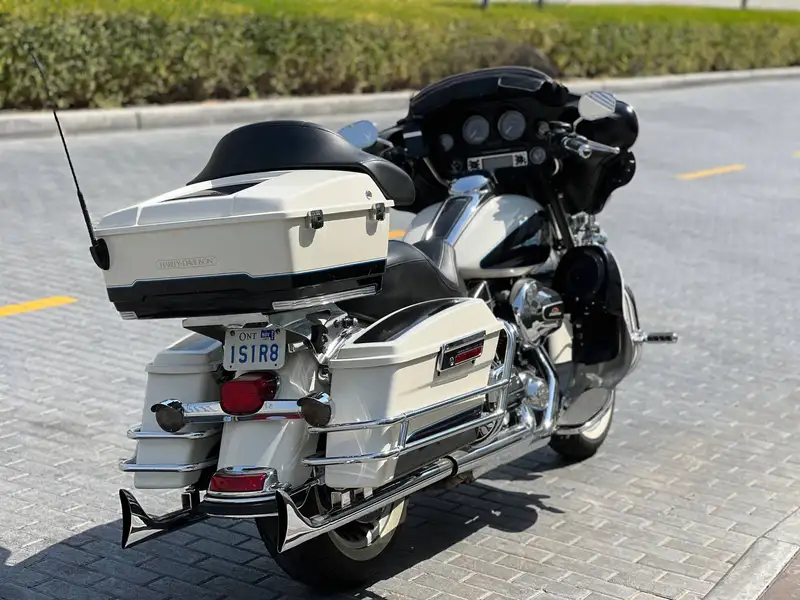 2012 Harley-Davidson Electra Glide, bílá, 71 000 km, dovoz Kanada — foto 3 z 8