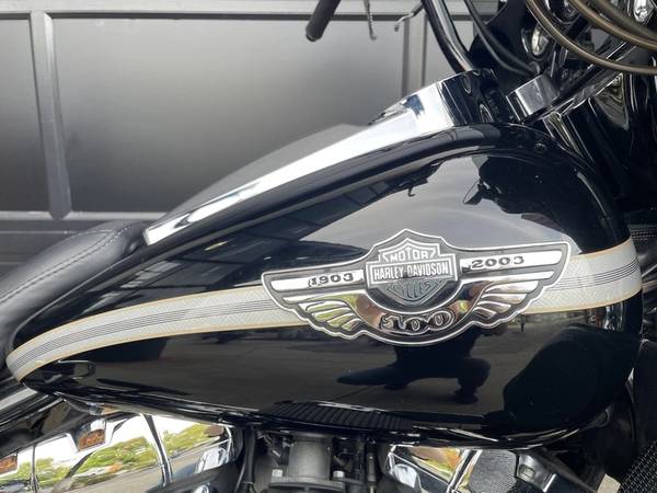 2003 Harley-Davidson, dovoz Kanada — foto 2 z 12