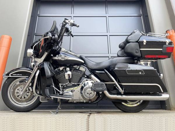 2003 Harley-Davidson, dovoz Kanada — foto 6 z 12