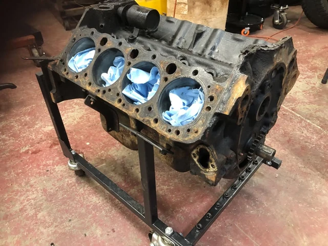 Original 1967 Chev 283 V8 Engine With 2-speed Powerglide Transmi, dovoz Kanada — foto 3 z 5