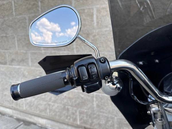 2012 Harley-Davidson, dovoz Kanada — foto 9 z 12