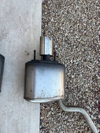 2021 thru 2026 Lexus IS250 IS350 OEM exhaust mufflers, dovoz USA — foto 4 z 5