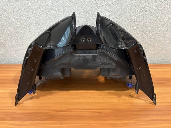 2016 Yamaha Yzfr6 Yzf R6 OE světlomet Upper Fairing Plastic, dovoz USA — foto 4 z 10