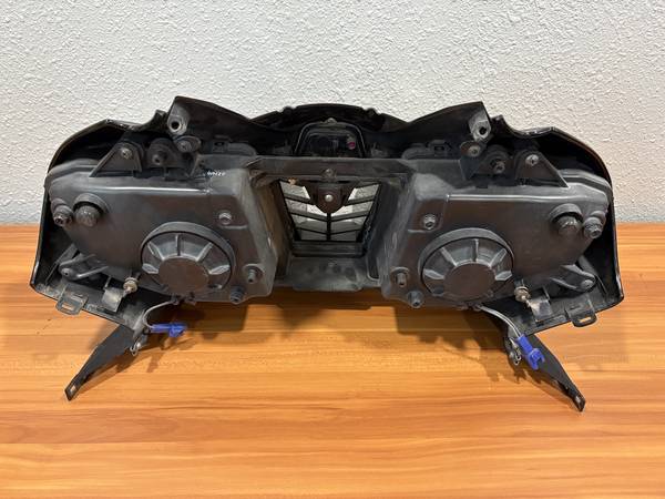 2016 Yamaha Yzfr6 Yzf R6 OE světlomet Upper Fairing Plastic, dovoz USA — foto 9 z 10