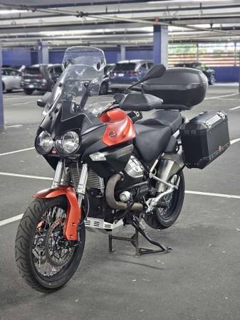 2016 Moto Guzzi, dovoz Kanada — foto 3 z 12