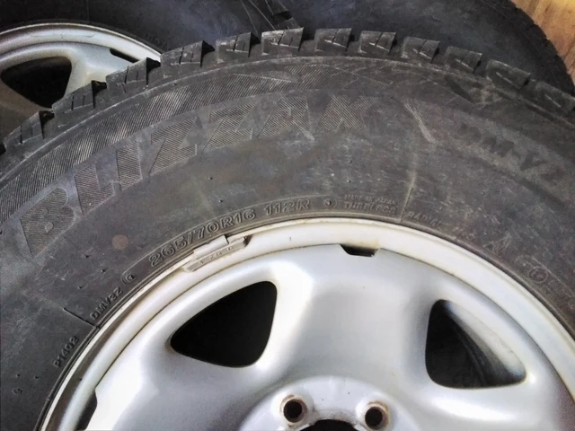 265/70R16 Bridgestone Blizzak DM-V2, dovoz Kanada — foto 2 z 4