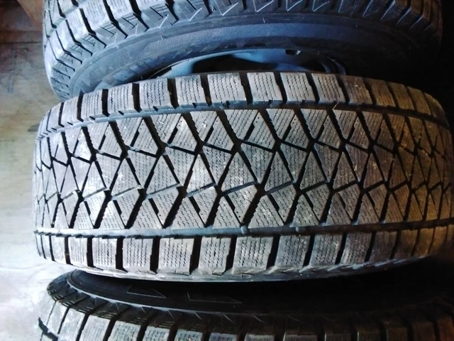 265/70R16 Bridgestone Blizzak DM-V2, dovoz Kanada — foto 4 z 4