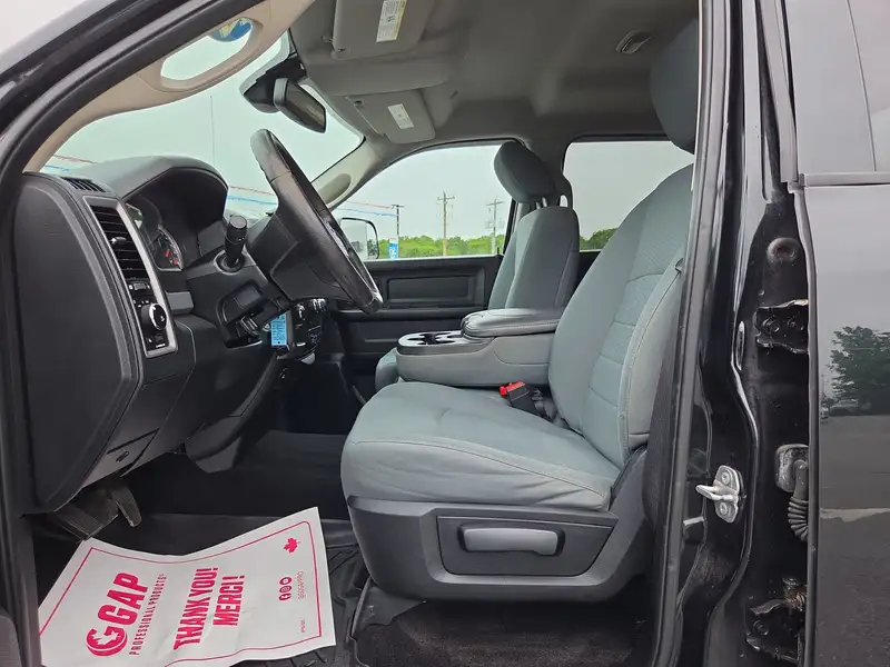 2017 RAM 1500 ST, zelená, 157 784 km, dovoz Kanada — foto 2 z 12