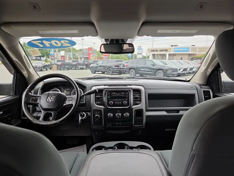 2017 RAM 1500 ST, zelená, 157 784 km, dovoz Kanada — foto 3 z 12