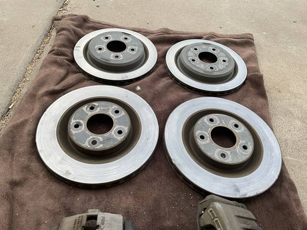 2008 Corvette C6 OE Brake brzdový třmen + Rotors + Pads sada Z51 Gm OE, dovoz USA — foto 5 z 12