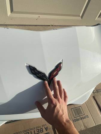 C7 Chevrolet Corvette Front Bumper Assembly WHITE (84407326) OEM Clean, bílá, dovoz USA — foto 4 z 12