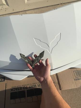 C7 Chevrolet Corvette Front Bumper Assembly WHITE (84407326) OEM Clean, bílá, dovoz USA — foto 5 z 12