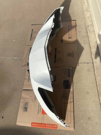 C7 Chevrolet Corvette Front Bumper Assembly WHITE (84407326) OEM Clean, bílá, dovoz USA — foto 7 z 12