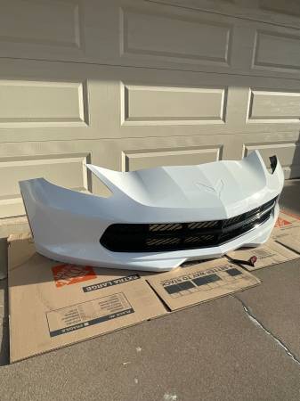 C7 Chevrolet Corvette Front Bumper Assembly WHITE (84407326) OEM Clean, bílá, dovoz USA — foto 8 z 12