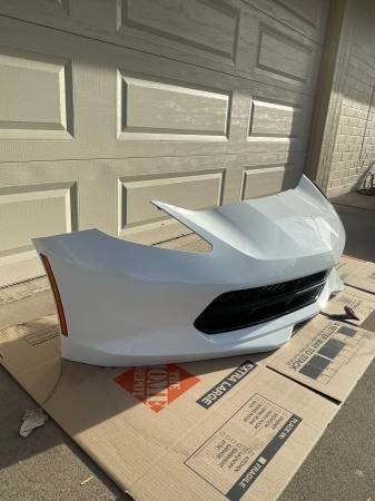 C7 Chevrolet Corvette Front Bumper Assembly WHITE (84407326) OEM Clean, bílá, dovoz USA — foto 9 z 12