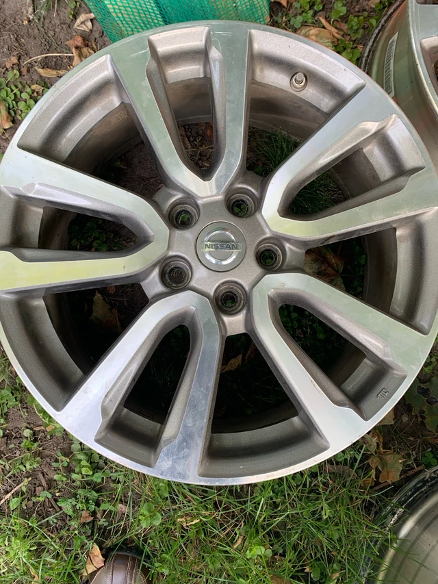 18” Nissan Rims, dovoz Kanada — foto 2 z 3