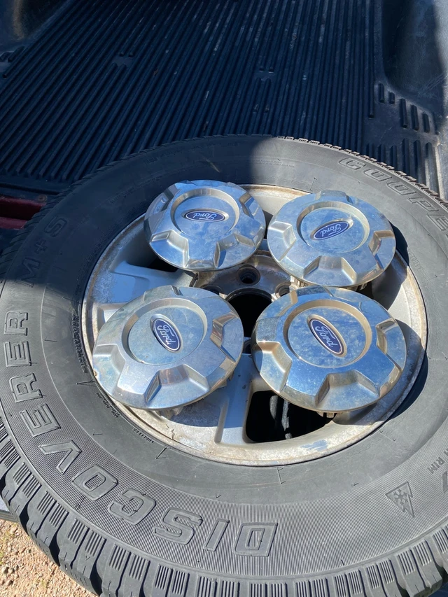 FOR SALE: 2009 Ford F-150 set of (4) 17” rims and winter tires, dovoz Kanada — foto 2 z 5