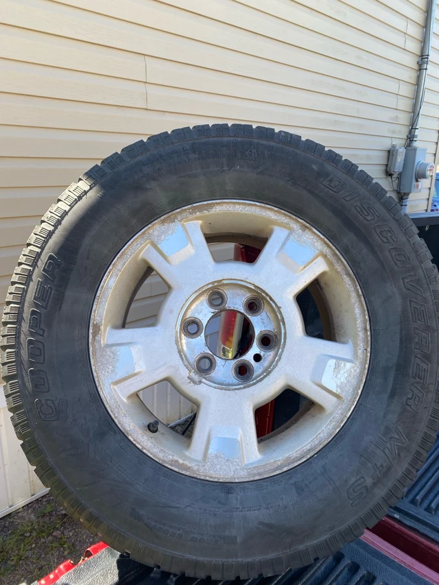 FOR SALE: 2009 Ford F-150 set of (4) 17” rims and winter tires, dovoz Kanada — foto 3 z 5